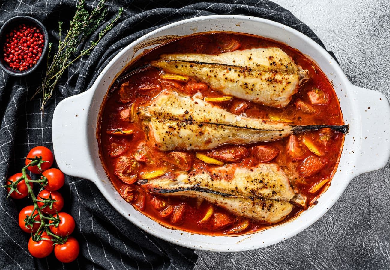 Rap al forn amb patates i ceba, descobreix la millor recepta per un sopar lleuger i saludable